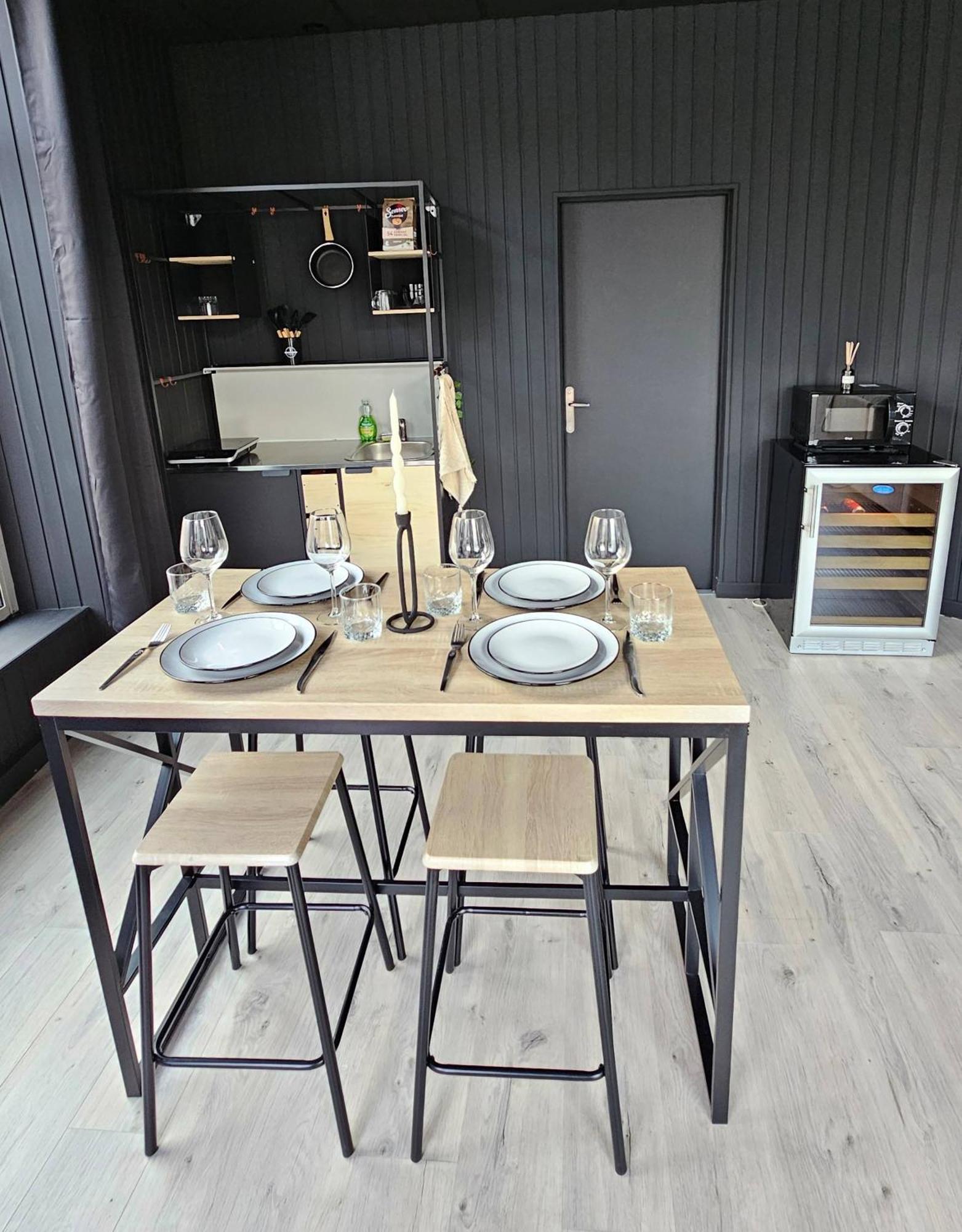 Black Box Cinema Appartement Avec Balneo Epinal Exterior photo