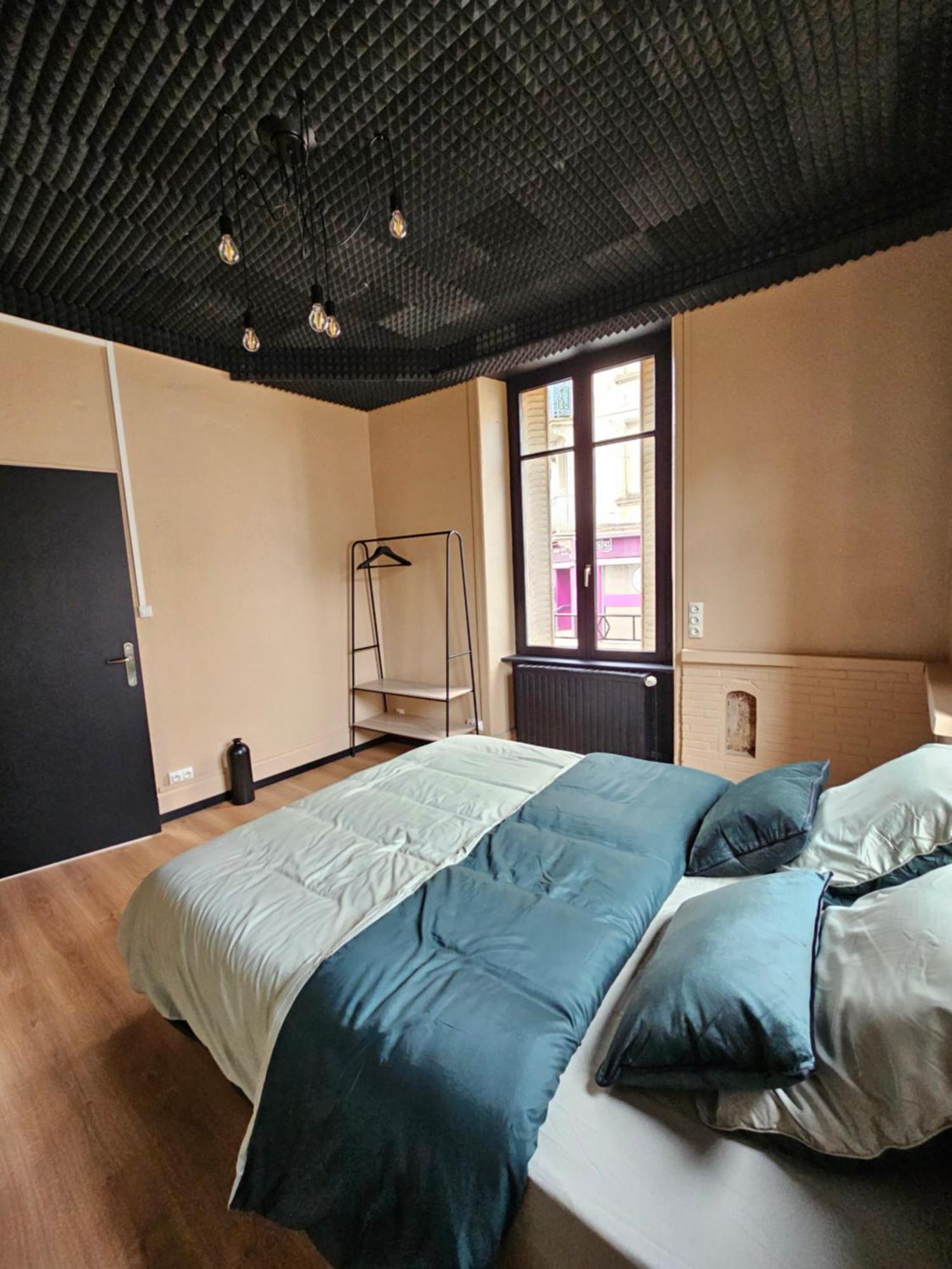 Black Box Cinema Appartement Avec Balneo Epinal Exterior photo