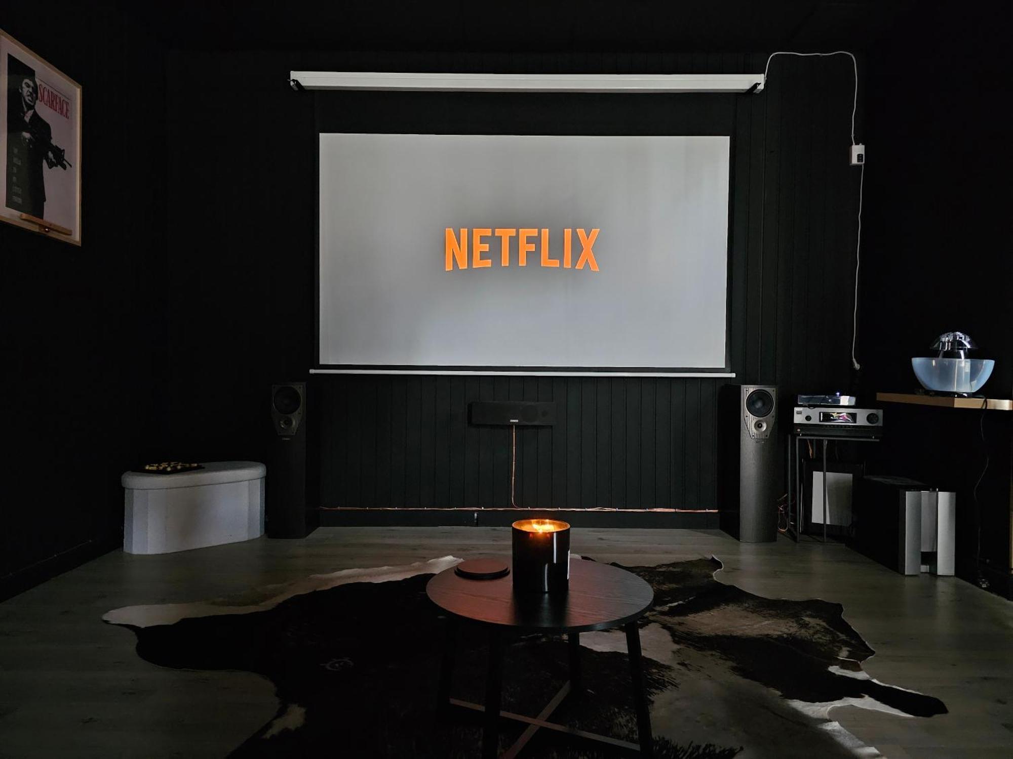 Black Box Cinema Appartement Avec Balneo Epinal Exterior photo